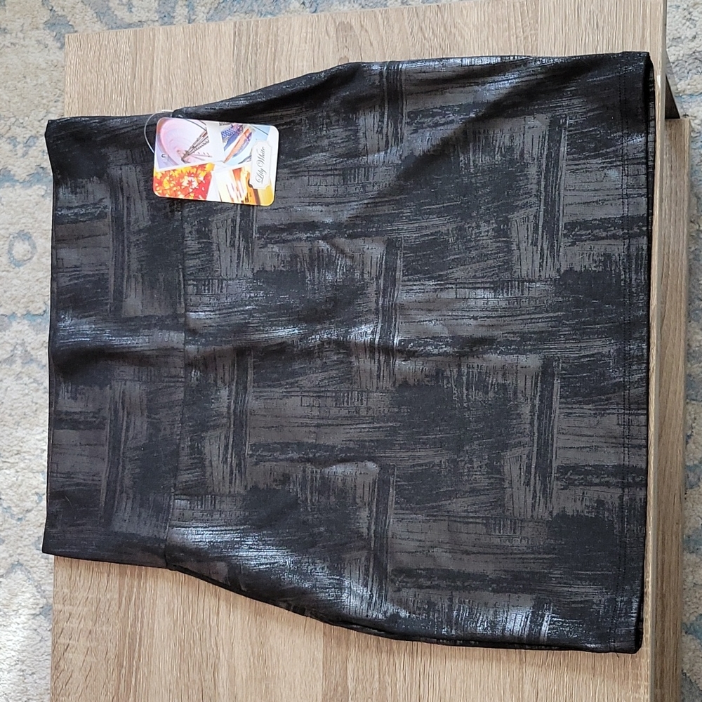 Lily white black skirt